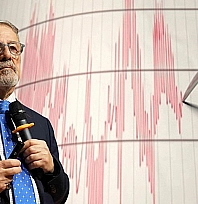 Korkutan depremin ardından Görür'den açıklama geldi: Hasarlı evlerden uzak durun!