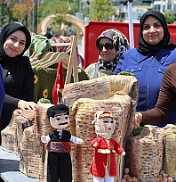 Kursiyerler 4 bin yıllık tarihi Harput Kalesi'ni amigurumi ile ördü