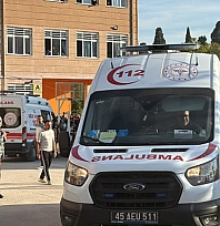 Lise önünde silahlı saldırı: Yaralılar var