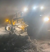 Mahsur kalan araç ekipler tarafından kurtarıldı