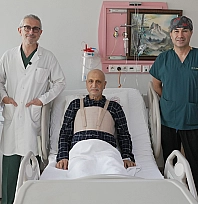 Malatya'da 70 yaşındaki hastaya tek ameliyatta çifte müdahale