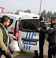 Malatya'da çalıntı araçla kaçan iki şüpheli yakalandı