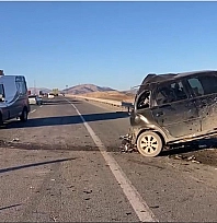 Malatya'da minibüs ile otomobil çarpıştı: 1'i ağır 3 yaralı