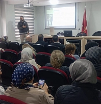 Malatya'da narkotik polisinden vatandaşlara uyuşturucu bilgilendirmesi