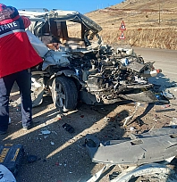 Malatya'da tır ile minibüs çarpıştı: 3 ölü