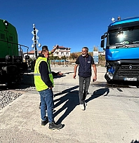 Malatya'da tren tıra çarptı
