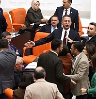 Meclis'te DEM ve İyi Parti vekilleri arasında tansiyon yükseldi