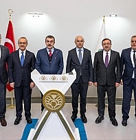 Millî Eğitim Bakanı Tekin, Malatya Büyükşehir Belediye Başkanı Er'i ziyaret etti