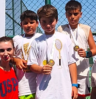 Muş'ta Elazığ rüzgarı: Tenis takımı yarı finalde
