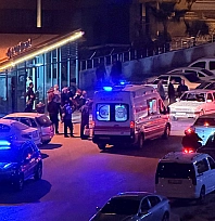 Otomobilin çarpıştığı 2 yaya yaralandı