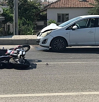 Otomobilin çarptığı motosikletin sürücüsü ağır yaralandı
