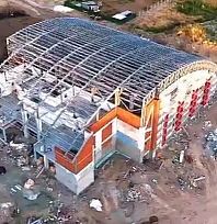 Şehrin doğu yakasında yarı olimpik yüzme havuzu yükseliyor