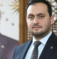Selmanoğlu'ndan AK gençliğe övgü dolu tebrik