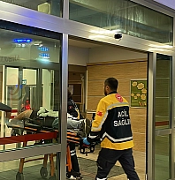 Sokak ortasında bıçaklı kavga