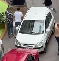 Sokak ortasında silahlı dehşet