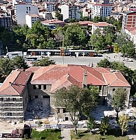 Tarihi Öğretmenevi'nde restorasyon çalışmaları sürüyor