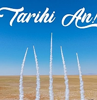 TEKNOFEST 2026'da tarihi an! 5 roket aynı anda ateşlendi