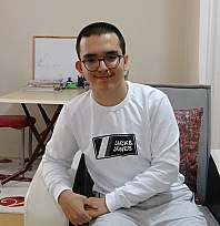 Tunceli'de 10 yıldır evde eğitimle hayata bağlanan Beran'ın azmi ilham veriyor