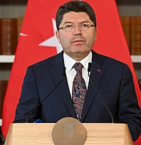 Yılmaz Tunç'tan Demirtaş açıklaması: Karar kesinleşti mahkeme sürecini bekleyeceğiz