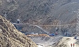 Alacakaya'da bir madende çökme meydana geldi: göçük altında kalan işçiler var