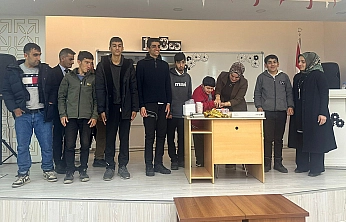 Arıcak'ta lise öğrencilerinden özel gereksinimli çocuklara anlamlı etkinlik