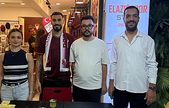 Barış Ekincier, Elazığspor Store'da taraftarlarla buluştu