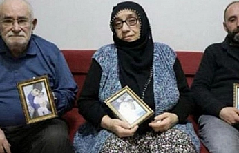 Depremde ailesinden 5 canı yitiren Serhat Aslan yaşadığı acıyı unutamıyor