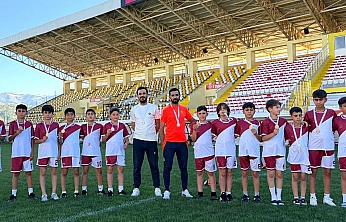 Elazığ Analig Futbol Takımı Grubunu lider tamamlayarak yarı finale yükseldi