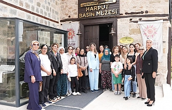 Elazığ Belediyesi Kadın Meclisi'nden Esentepe Mahallesi sakinlerine tanıtım gezisi