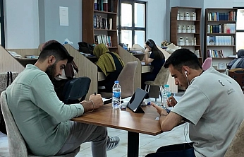 Elazığ Belediyesi kütüphanelerinde gençler, geleceğe hazırlanıyor