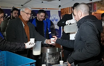 Elazığ Belediyesi'nden kandil simidi ve süt ikramı