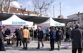 Elazığ Belediyesi'nden vatandaşların içini ısıtan sıcak ikramlar