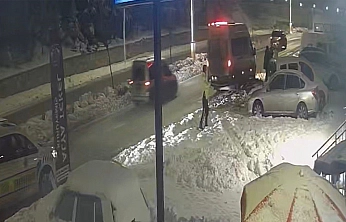 Elazığ'da 2 araca çarpan sürücü hiç durmadan kaçtı