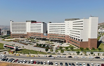 Elazığ'da 3. kattan düşen 4 yaşındaki çocuk ağır yaralandI