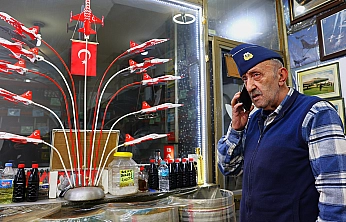 Elazığ'da 75 yaşındaki Atilla Demirbaş'ın pilotluk hayali gökyüzünde kaldı, maketlerle yaşadı
