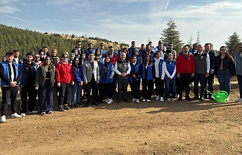 Elazığ'da binlerce fidan toprakla buluştu