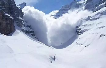 Elazığ'da buzlanma ve çığ alarmı: Meteoroloji'den vatandaşlara tedbir çağrısı