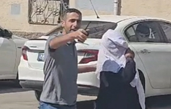 Elazığ'da dilenci kaçtı zabıta kovaladı!