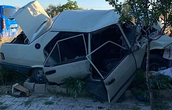 Elazığ'da faciaya ramak kaldı: Otomobil hurdaya döndü