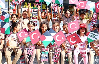 Elazığ'da Filistinli çocuklara destek