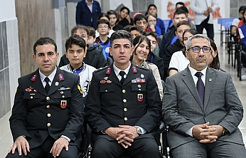 Elazığ'da gaziden şehit babasına örnek saygı