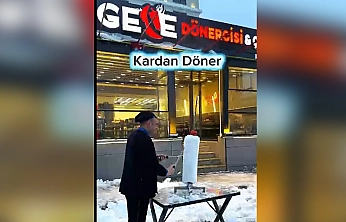 Elazığ'da Gece Dönercisi'nden kardan döner sürprizi