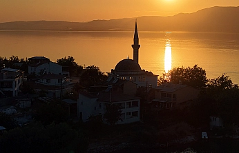 Elazığ'da gün batımında büyüleyici görüntüler oluştu