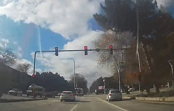 Elazığ'da hatalı şerit değişimi kazaya neden oldu