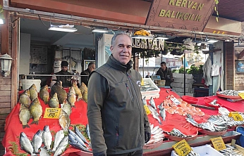 Elazığ'da havalar soğudukça balık tezgahları şenleniyor