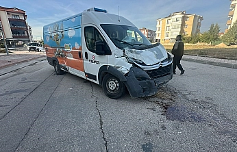 Elazığ'da iki minibüs çarpıştı: 4 yaralı