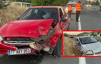 Elazığ'da iki otomobil çarpıştı: 5 Yaralı