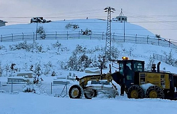 Elazığ'da kapalı 19 köy yolunda çalışmalar sürüyor