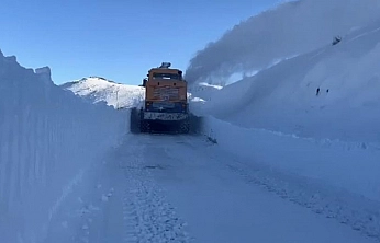 Elazığ'da kapalı 93 köy yolunda çalışmalar sürüyor