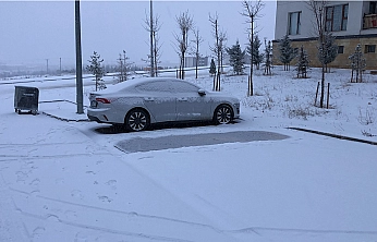 Elazığ'da kar yağışı etkili oldu, kent beyaza büründü